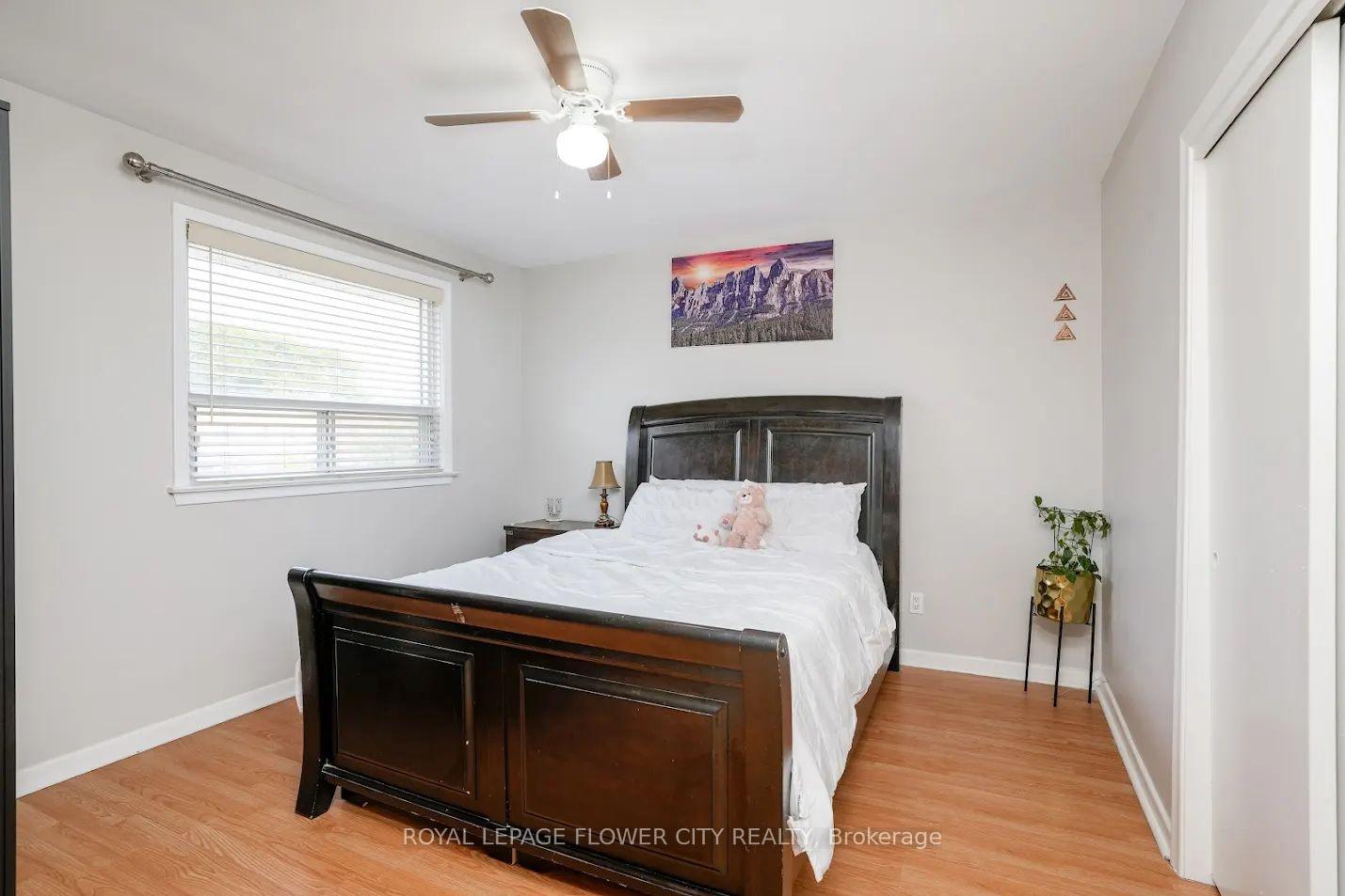 Photo 12 of 278 Elmhurst Drive, Etobicoke, Rexdale-Kipling — HOMEH