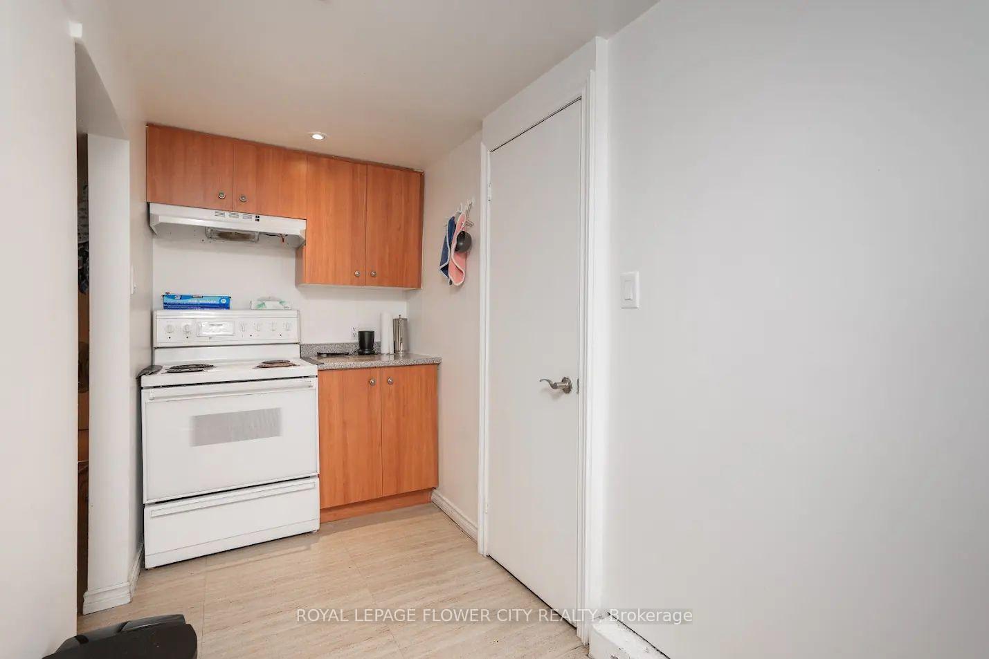Photo 17 of 278 Elmhurst Drive, Etobicoke, Rexdale-Kipling — HOMEH