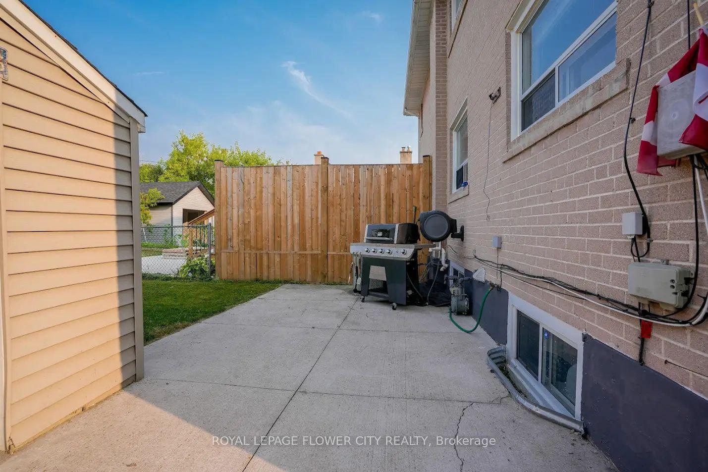 Photo 24 of 278 Elmhurst Drive, Etobicoke, Rexdale-Kipling — HOMEH