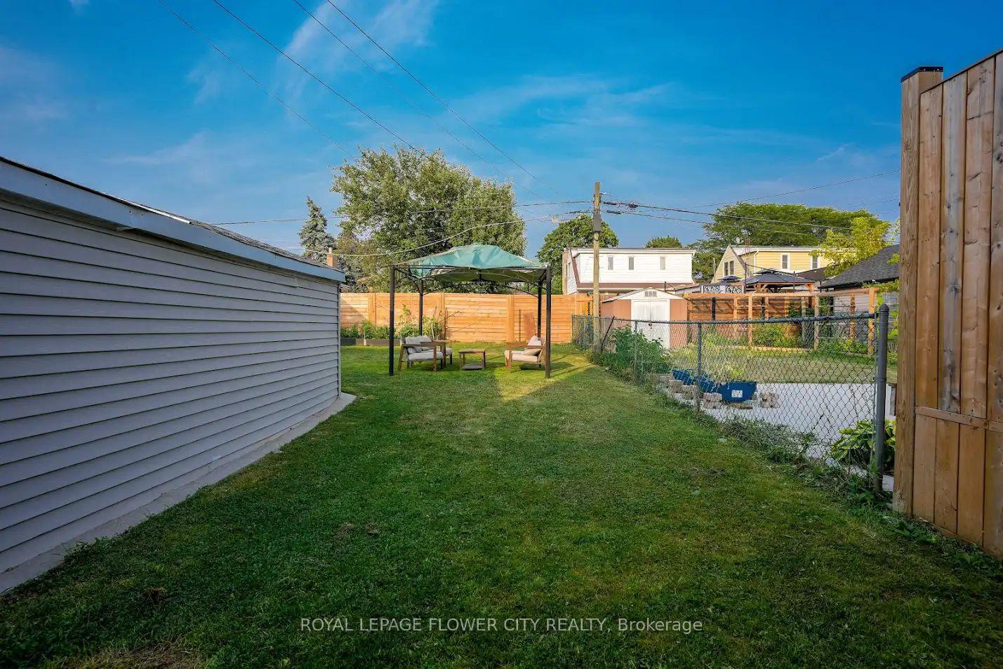 Photo 21 of 278 Elmhurst Drive, Etobicoke, Rexdale-Kipling — HOMEH