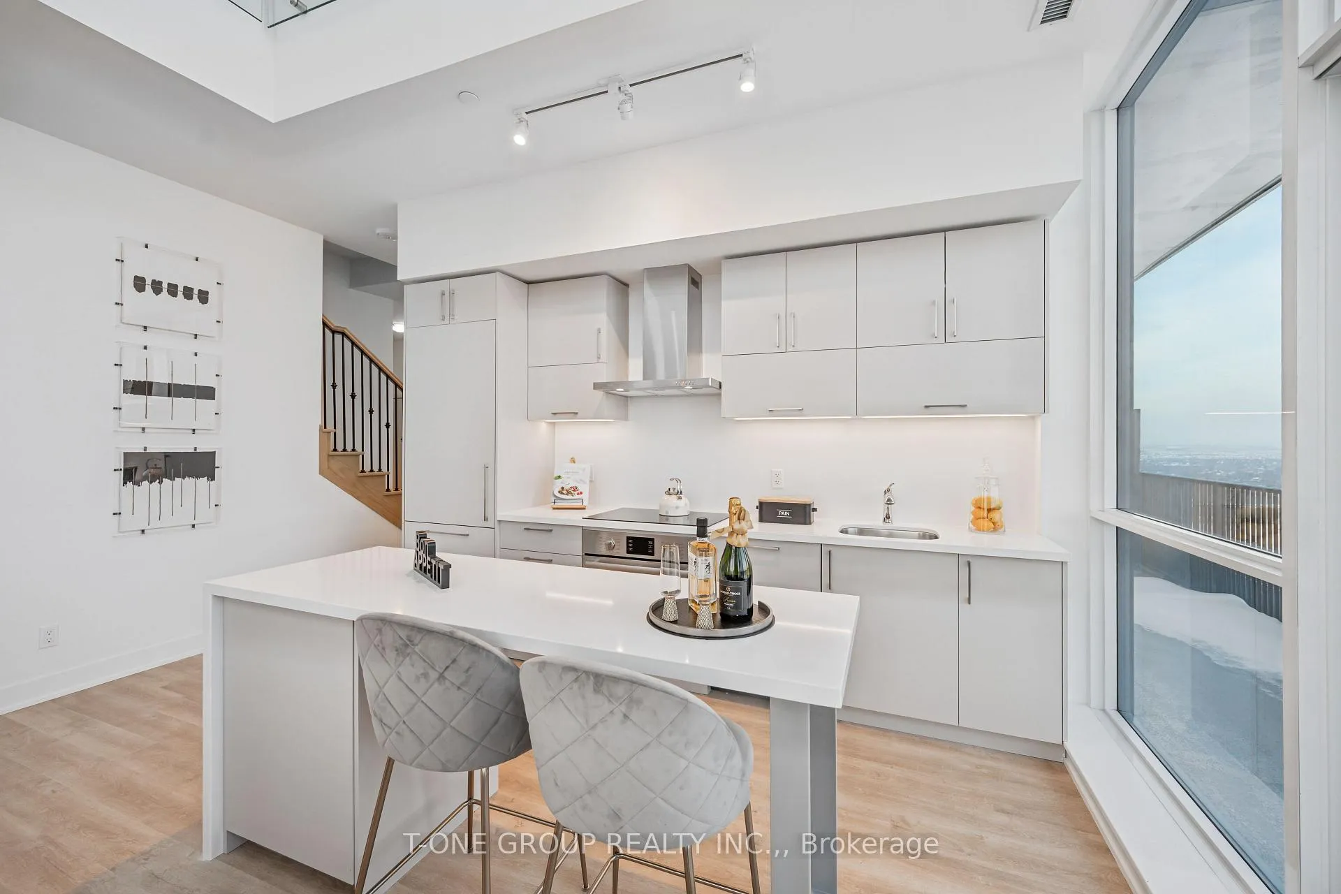 Photo 6 of Unit PH19, 56 Andre de Grasse Street, Markham, Unionville — HOMEH