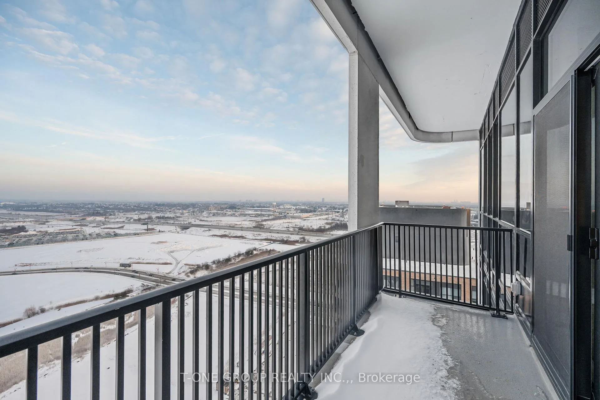 Photo 13 of Unit PH19, 56 Andre de Grasse Street, Markham, Unionville — HOMEH