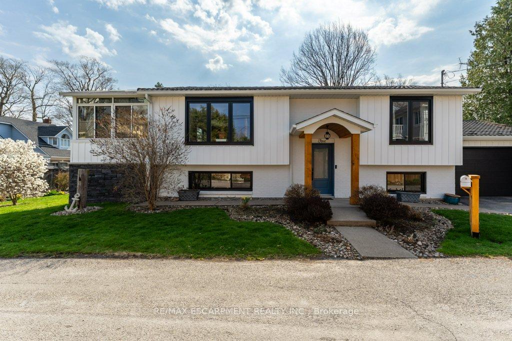 Photo 1 of 5 11th Street, Grimsby, Grimsby Beach — HOMEH