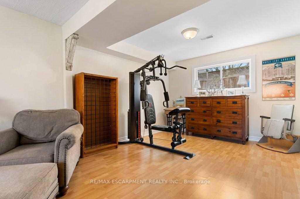 Photo 33 of 5 11th Street, Grimsby, Grimsby Beach — HOMEH
