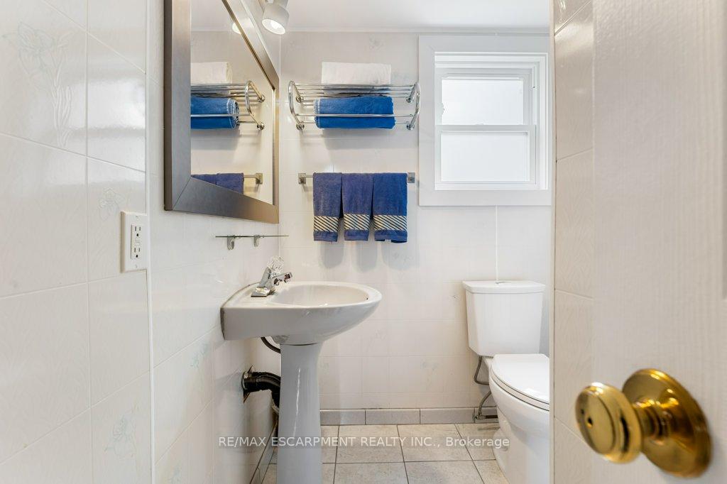 Photo 35 of 5 11th Street, Grimsby, Grimsby Beach — HOMEH