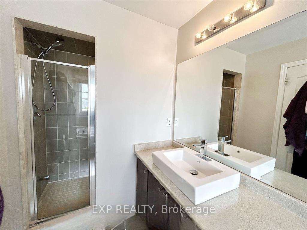 Photo 13 of 144 Sky Harbour Drive, Brampton, Bram West — HOMEH