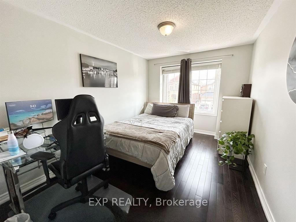 Photo 16 of 144 Sky Harbour Drive, Brampton, Bram West — HOMEH