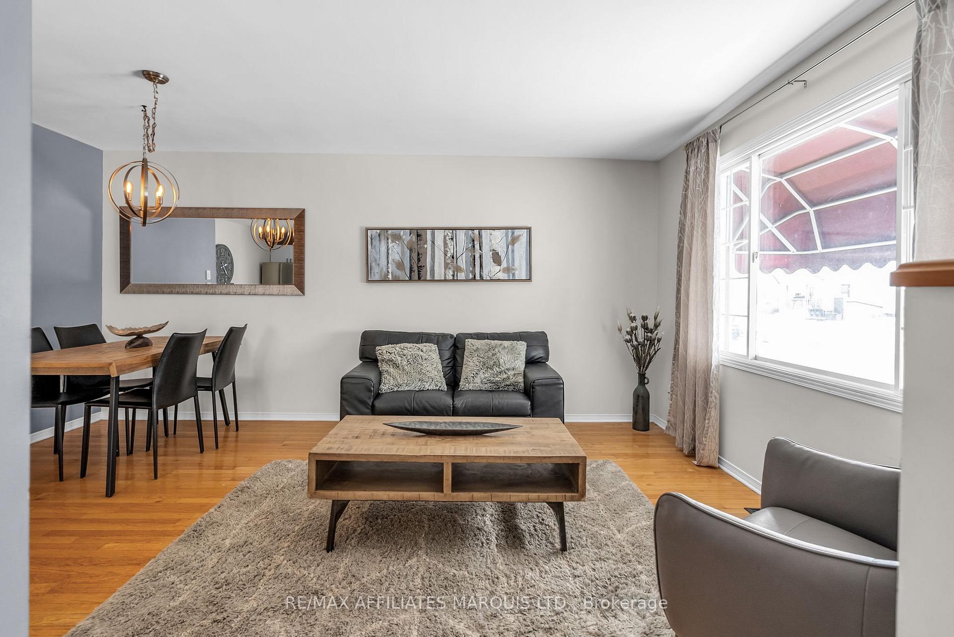 Photo 3 of 407 Carleton Street, Cornwall — HOMEH