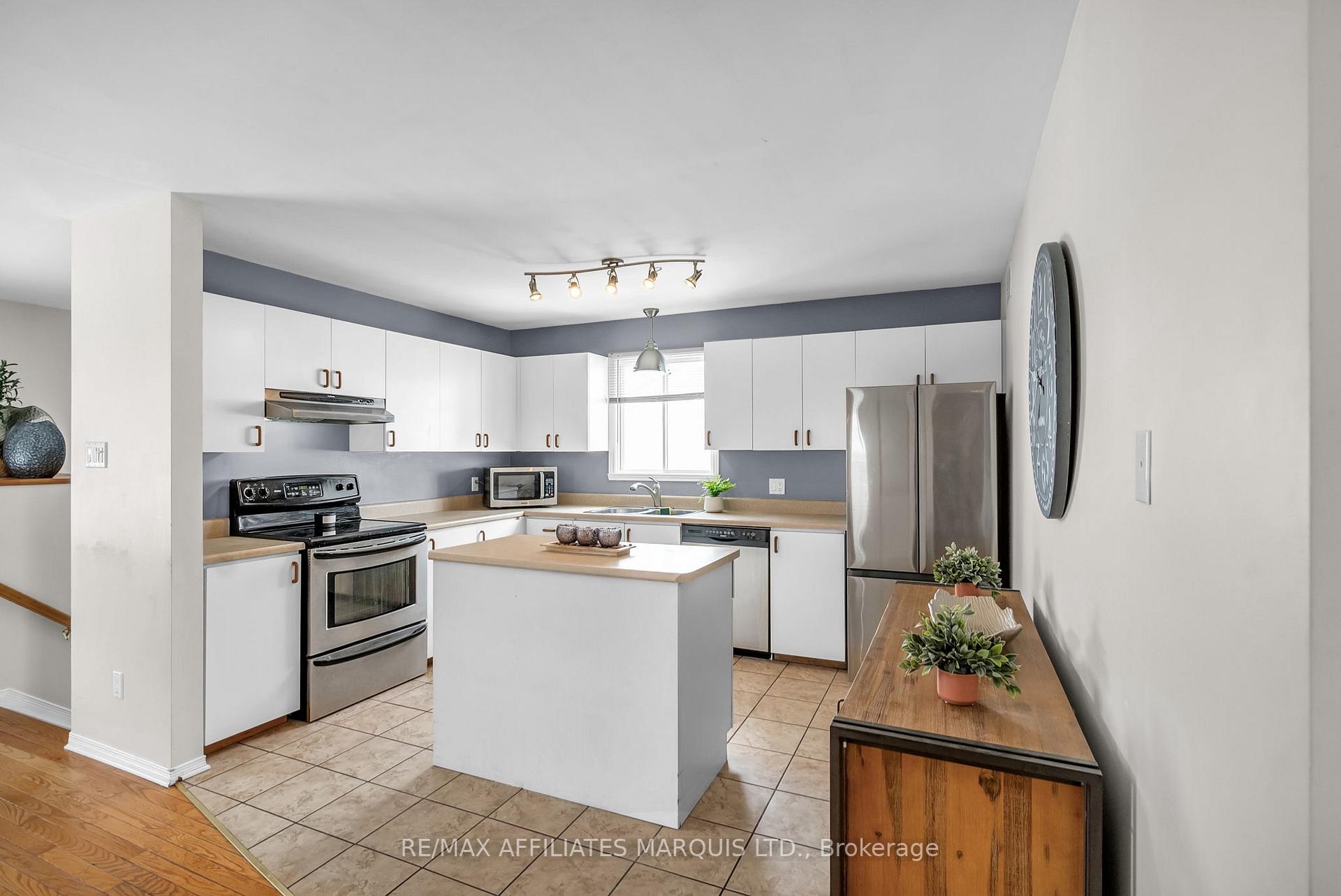 Photo 7 of 407 Carleton Street, Cornwall — HOMEH