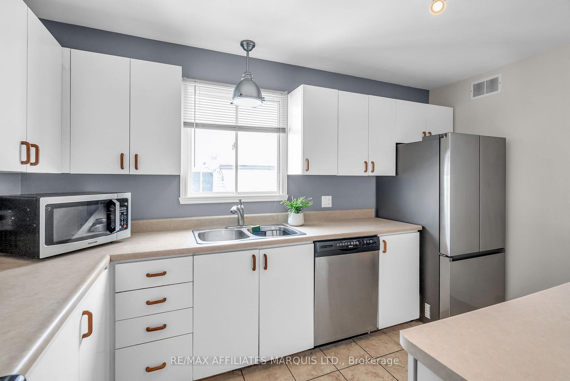 Photo 9 of 407 Carleton Street, Cornwall — HOMEH