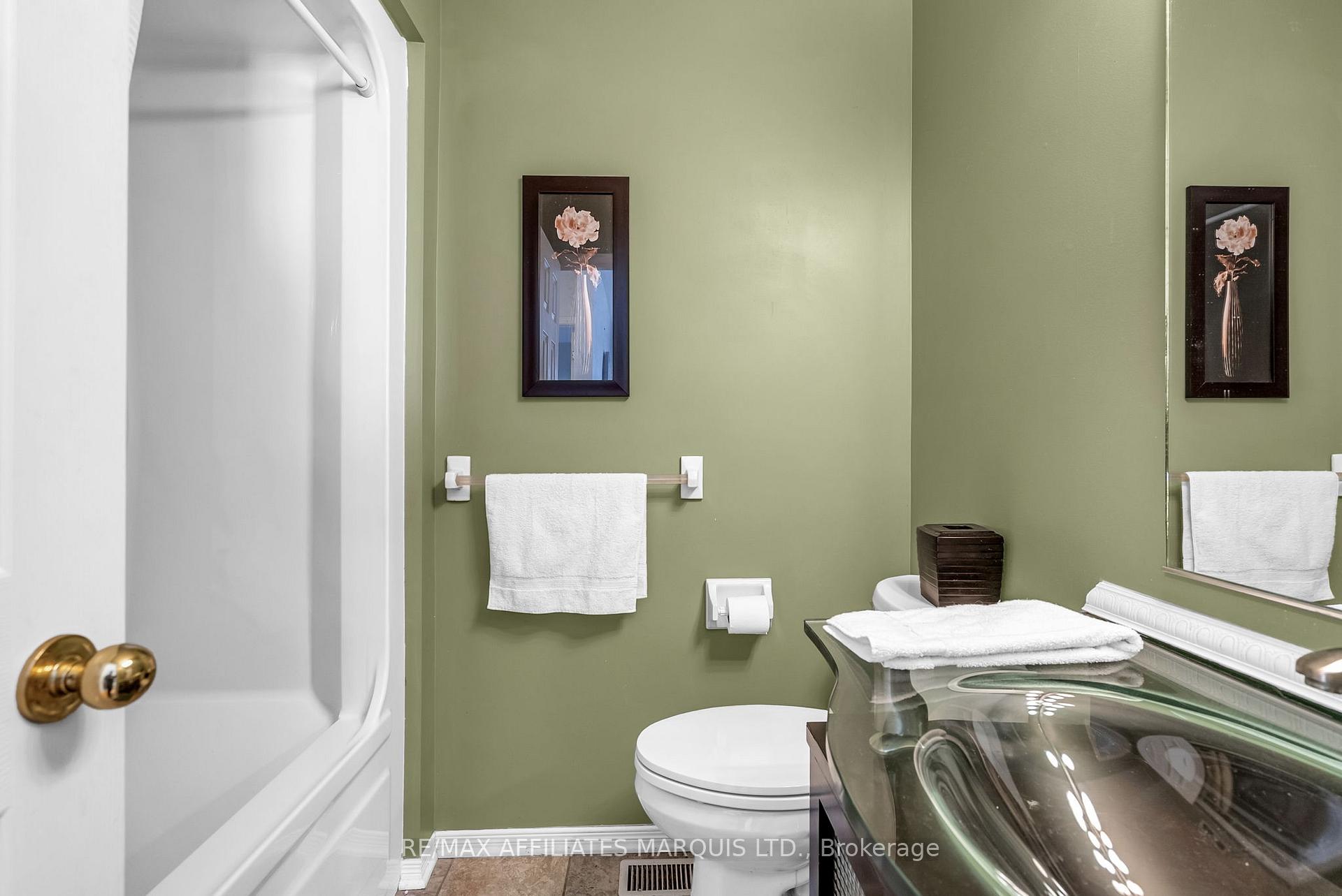 Photo 17 of 407 Carleton Street, Cornwall — HOMEH