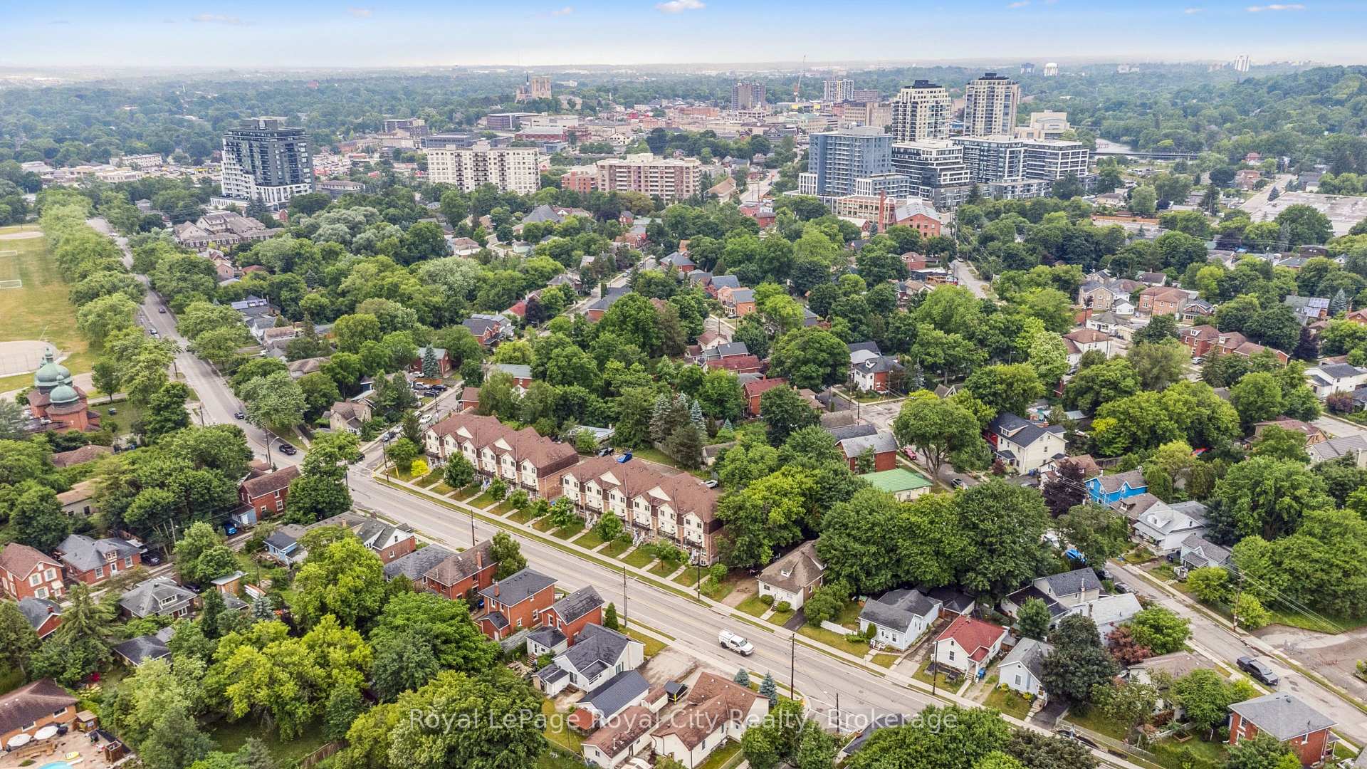 Photo 4 of 156 York Road, Guelph, St. Patrick's Ward — HOMEH