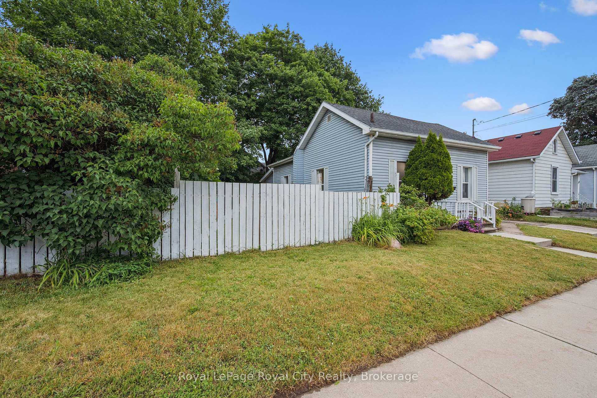 Photo 7 of 156 York Road, Guelph, St. Patrick's Ward — HOMEH