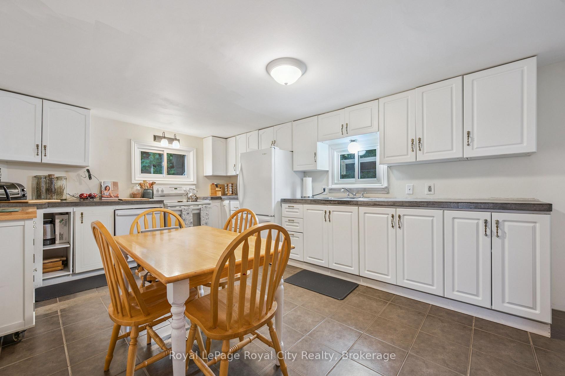 Photo 15 of 156 York Road, Guelph, St. Patrick's Ward — HOMEH
