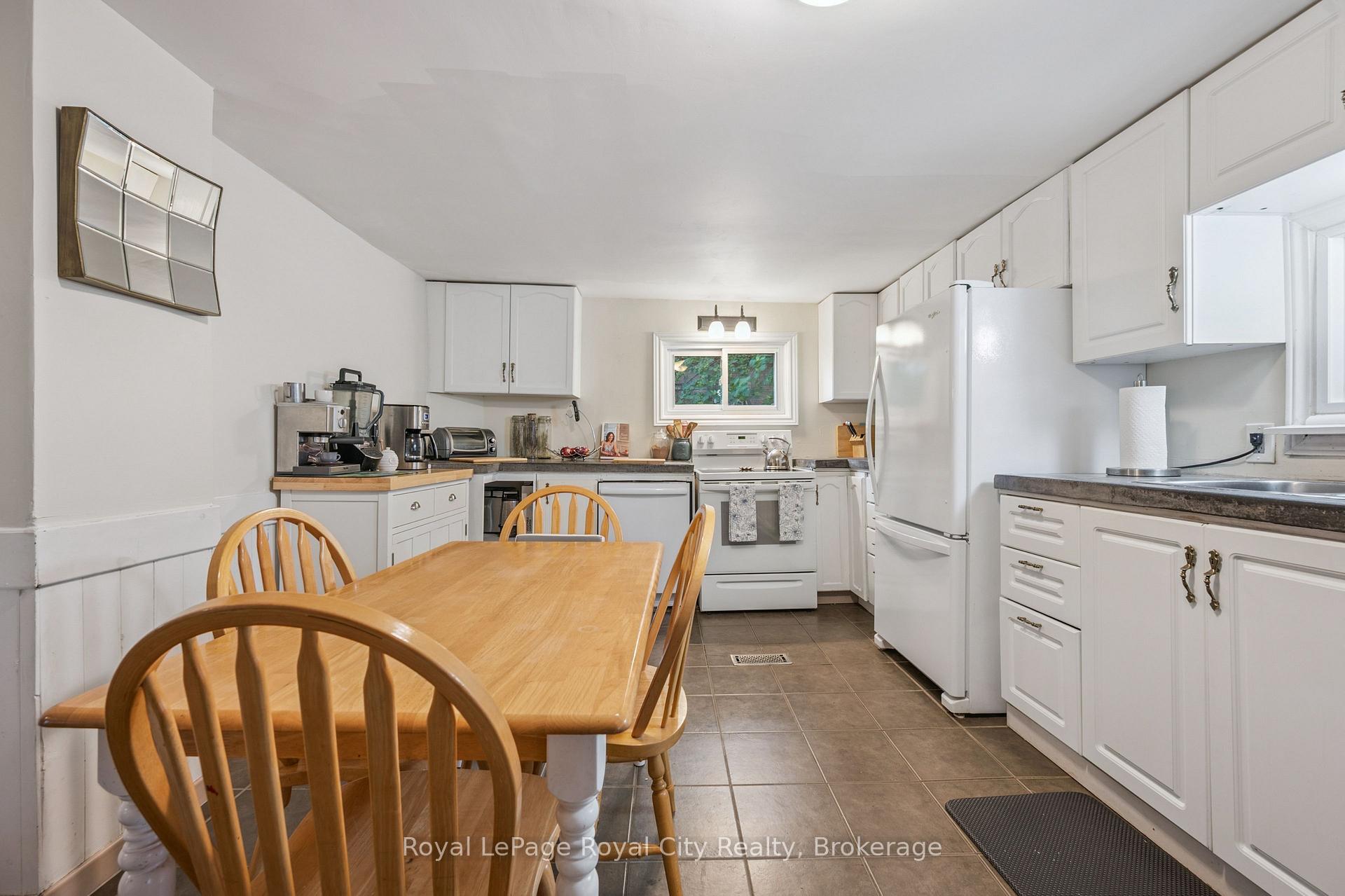 Photo 17 of 156 York Road, Guelph, St. Patrick's Ward — HOMEH