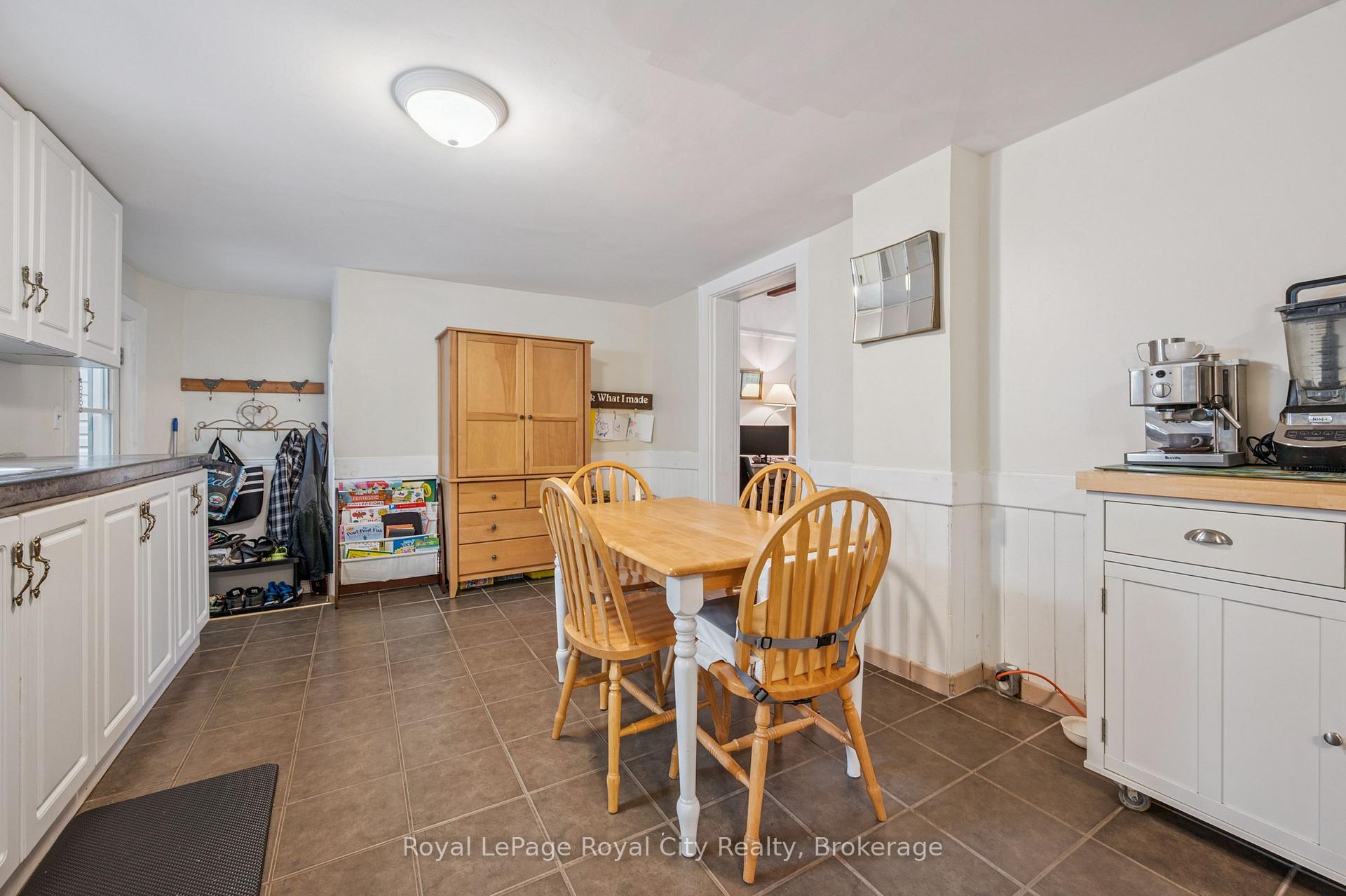 Photo 18 of 156 York Road, Guelph, St. Patrick's Ward — HOMEH