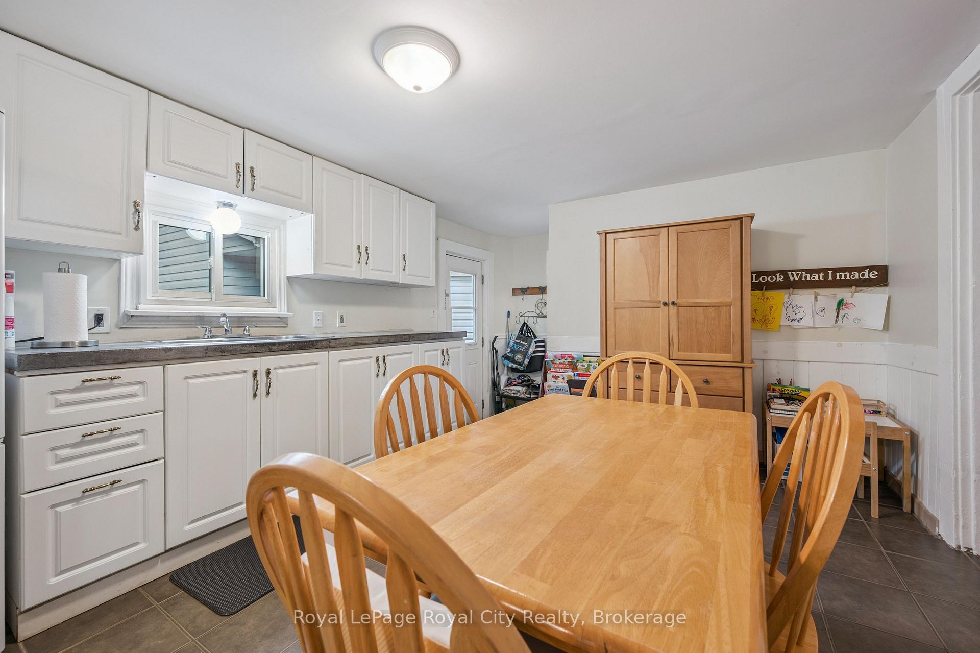 Photo 19 of 156 York Road, Guelph, St. Patrick's Ward — HOMEH