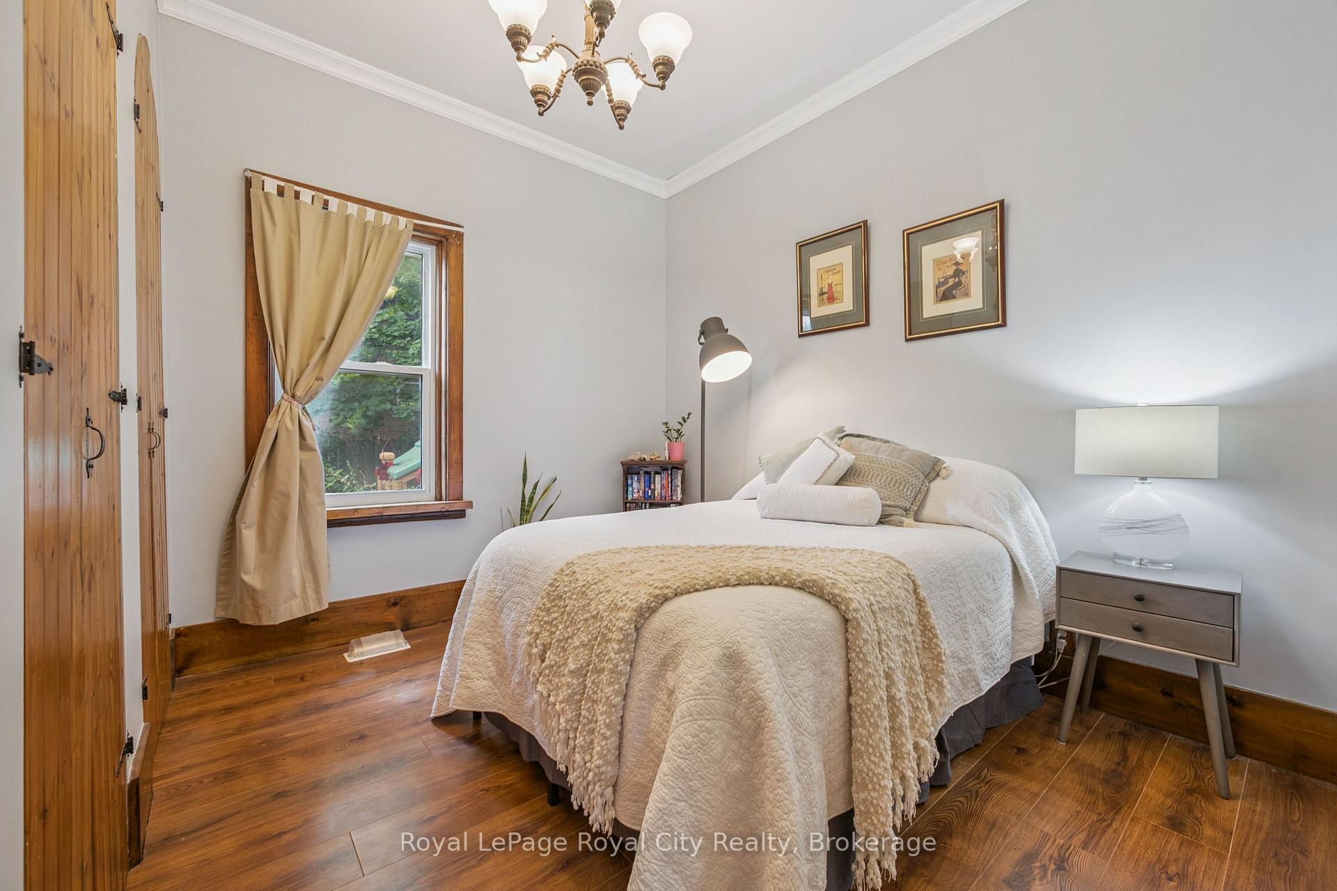 Photo 20 of 156 York Road, Guelph, St. Patrick's Ward — HOMEH