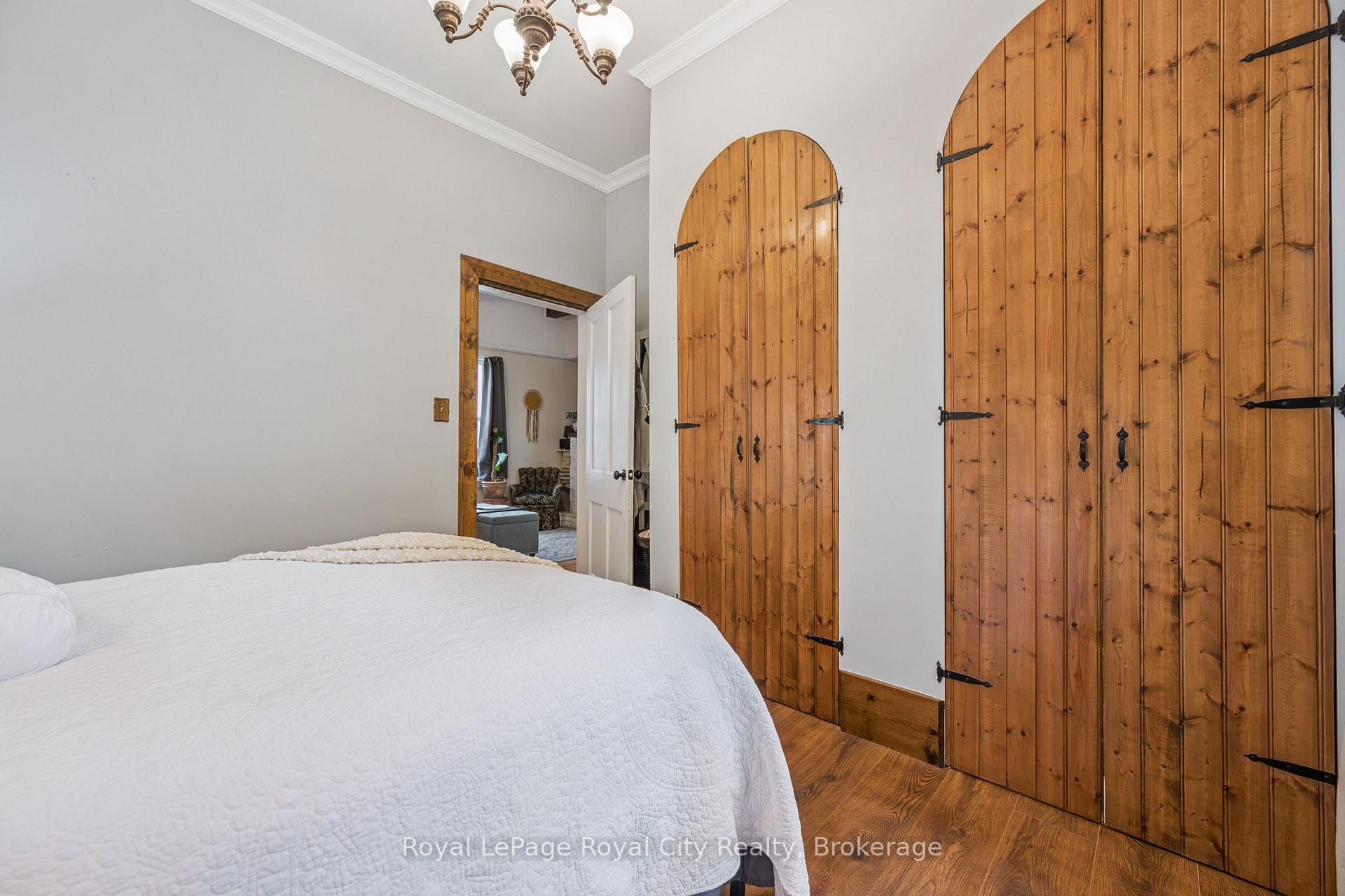 Photo 21 of 156 York Road, Guelph, St. Patrick's Ward — HOMEH