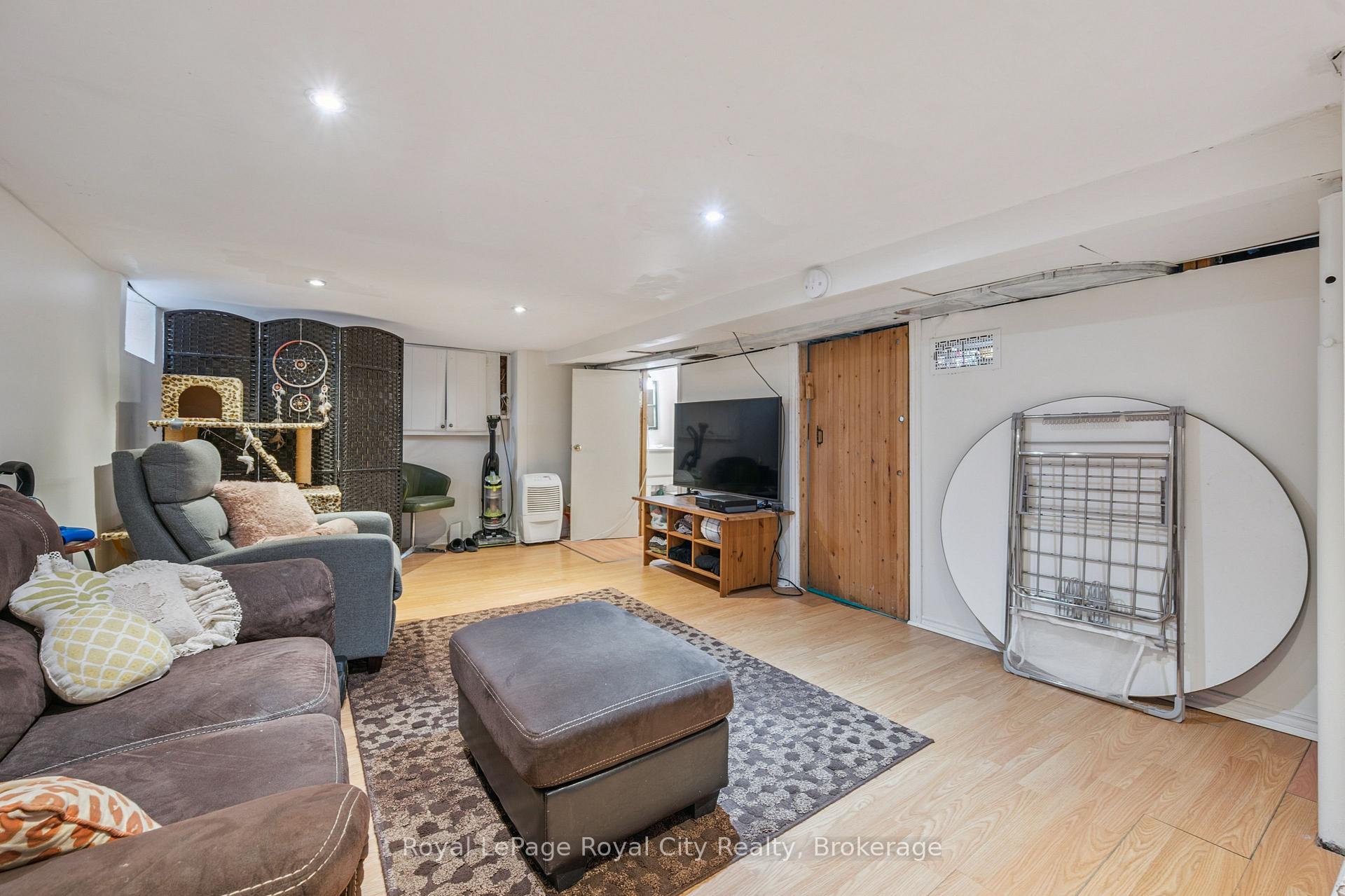 Photo 29 of 156 York Road, Guelph, St. Patrick's Ward — HOMEH
