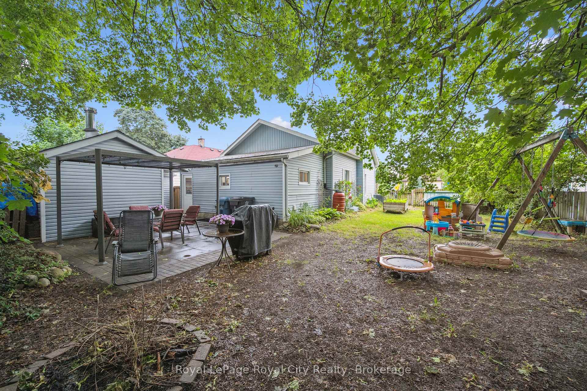 Photo 38 of 156 York Road, Guelph, St. Patrick's Ward — HOMEH