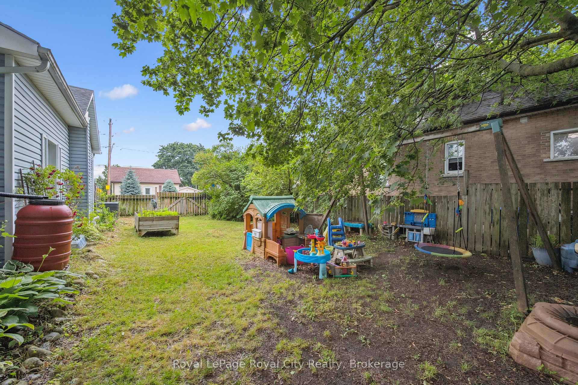 Photo 39 of 156 York Road, Guelph, St. Patrick's Ward — HOMEH