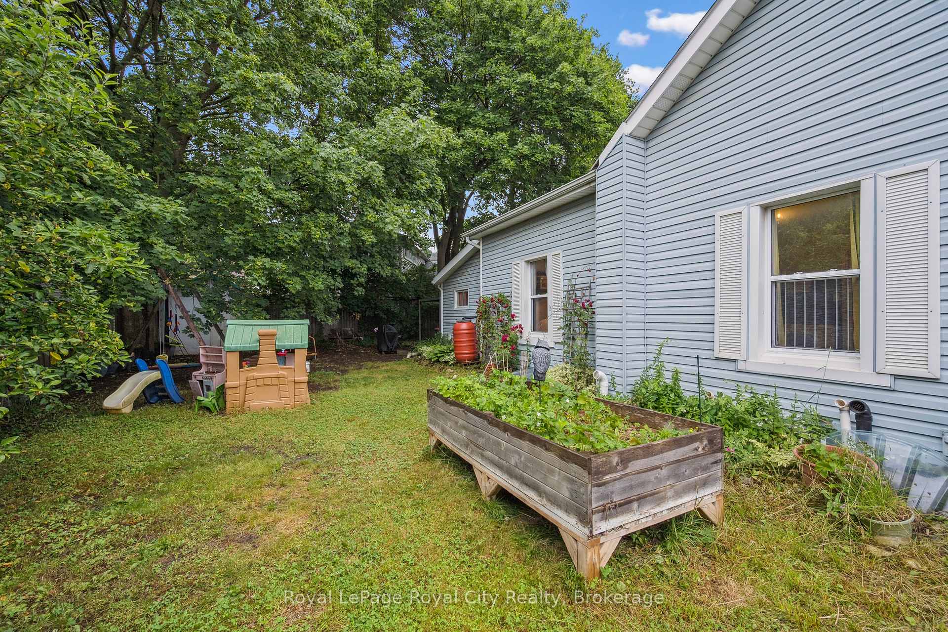 Photo 40 of 156 York Road, Guelph, St. Patrick's Ward — HOMEH