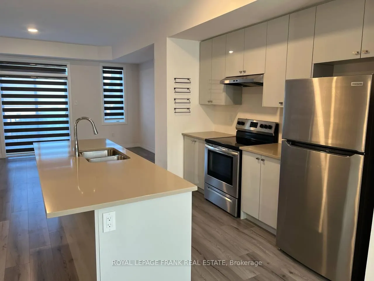 Photo 4 of 39 Bavin Street, Clarington, Bowmanville — HOMEH