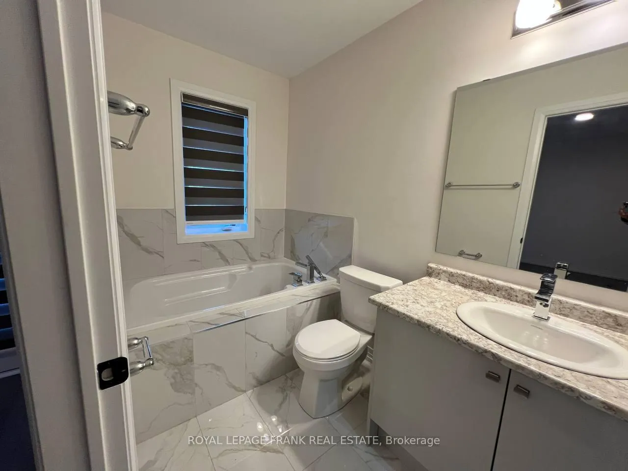 Photo 11 of 39 Bavin Street, Clarington, Bowmanville — HOMEH