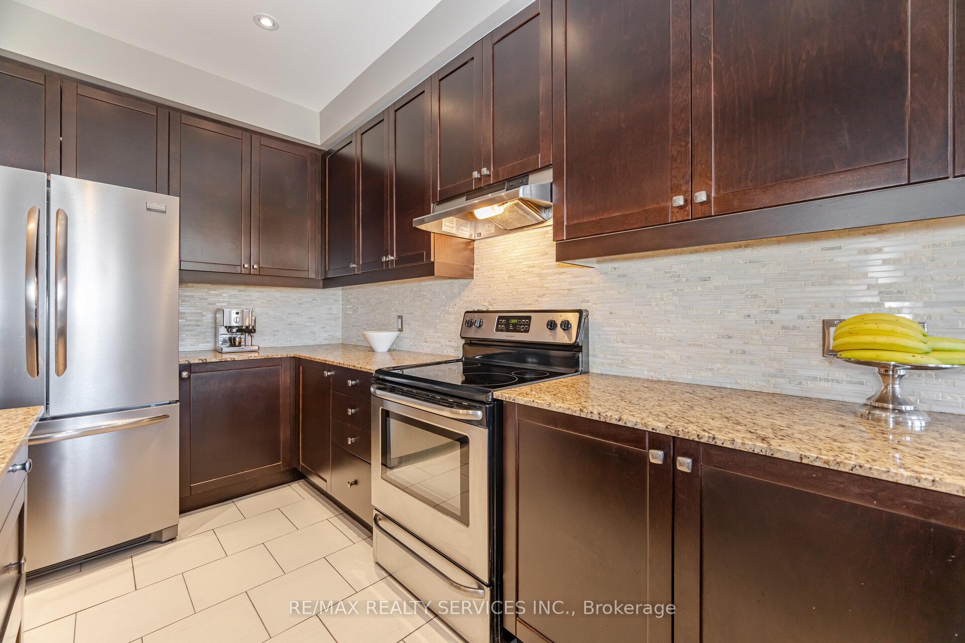 Photo 4 of 31 Fallis Crescent, Caledon, Caledon East — HOMEH