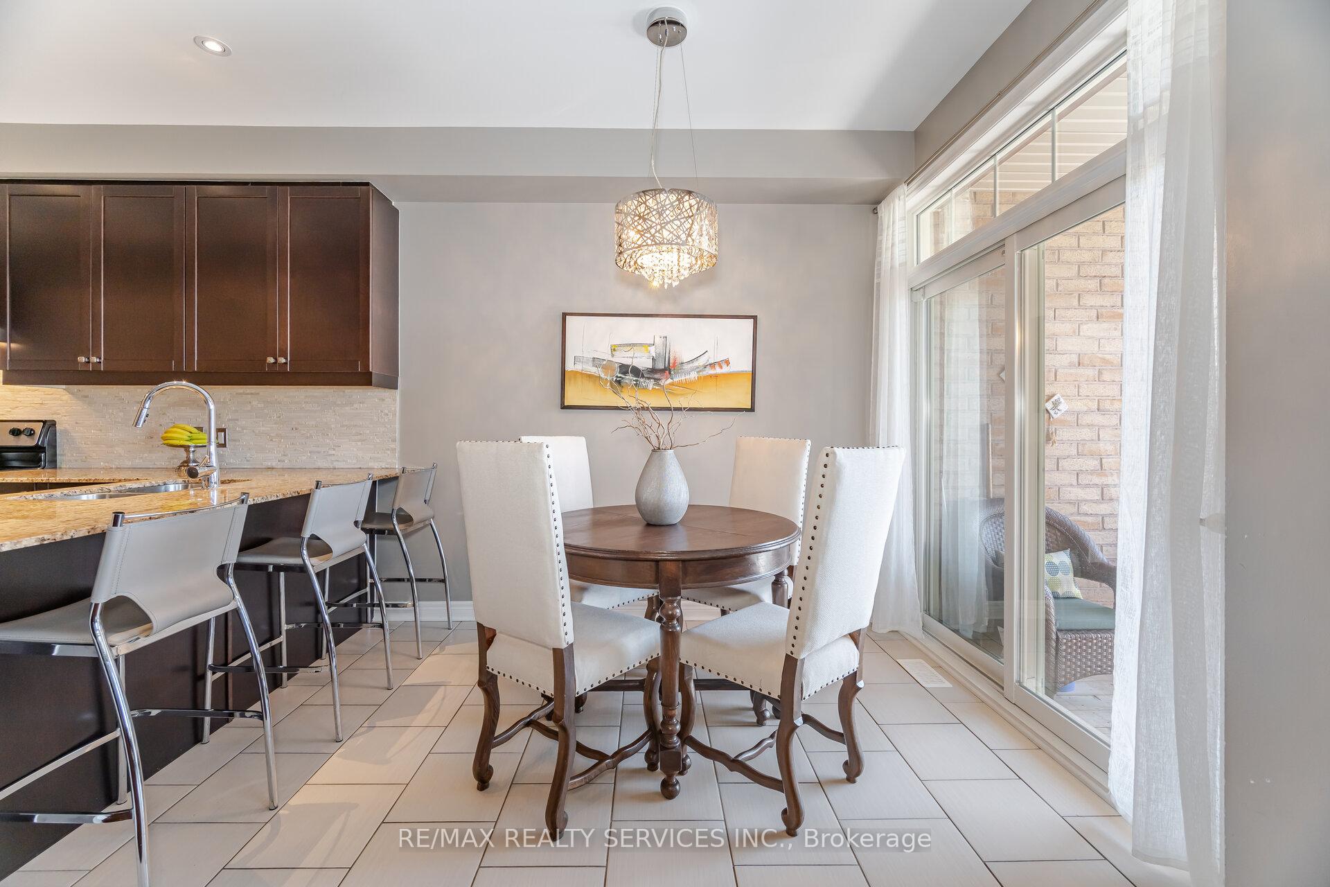 Photo 5 of 31 Fallis Crescent, Caledon, Caledon East — HOMEH