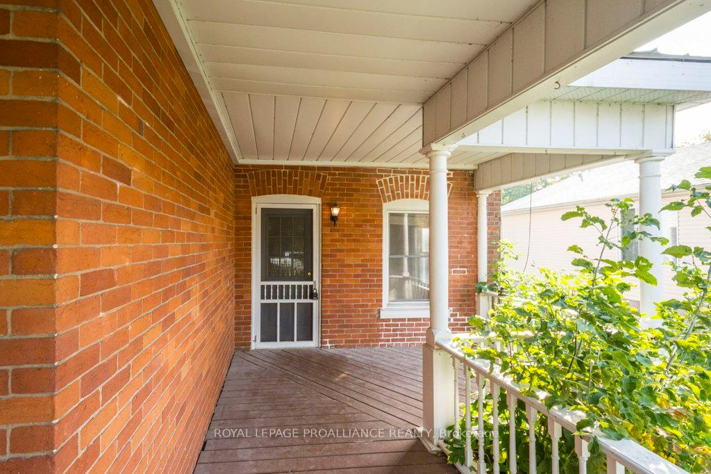 Photo 3 of 137 Foster Avenue, Belleville, Belleville Ward — HOMEH
