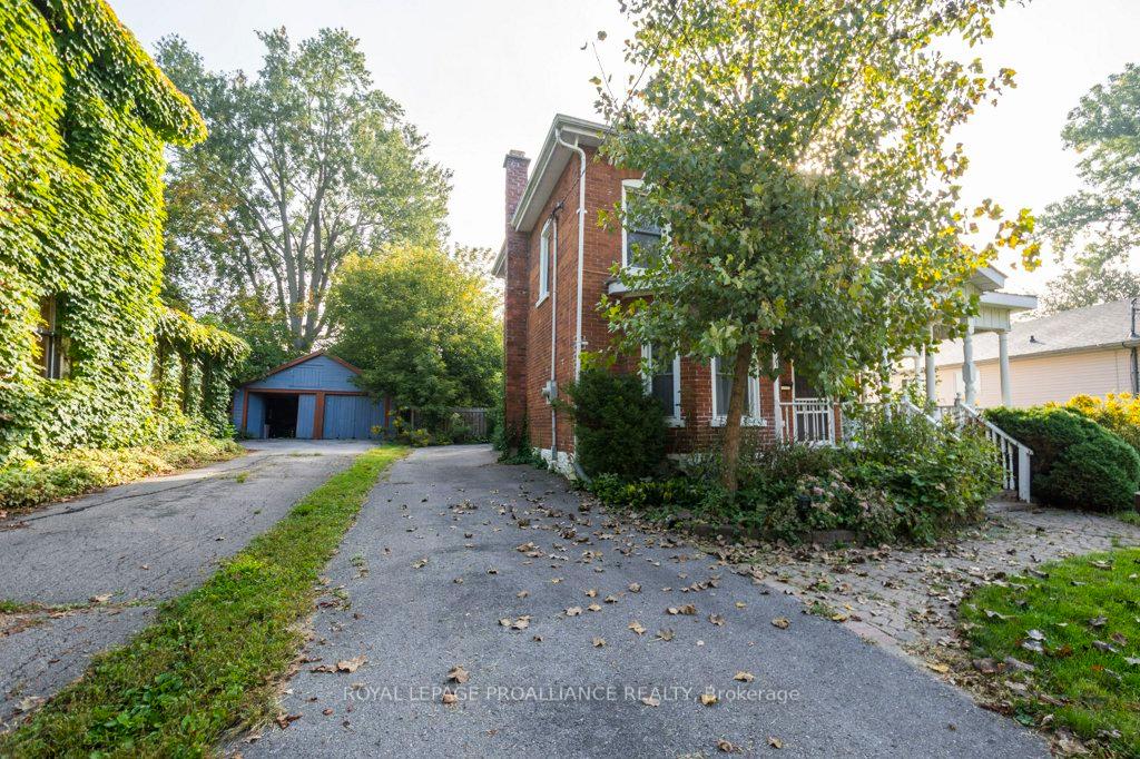 Photo 5 of 137 Foster Avenue, Belleville, Belleville Ward — HOMEH
