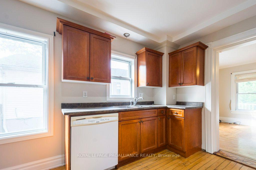 Photo 15 of 137 Foster Avenue, Belleville, Belleville Ward — HOMEH