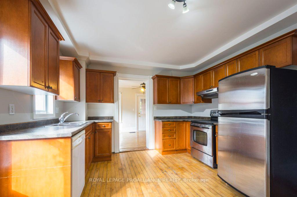 Photo 16 of 137 Foster Avenue, Belleville, Belleville Ward — HOMEH