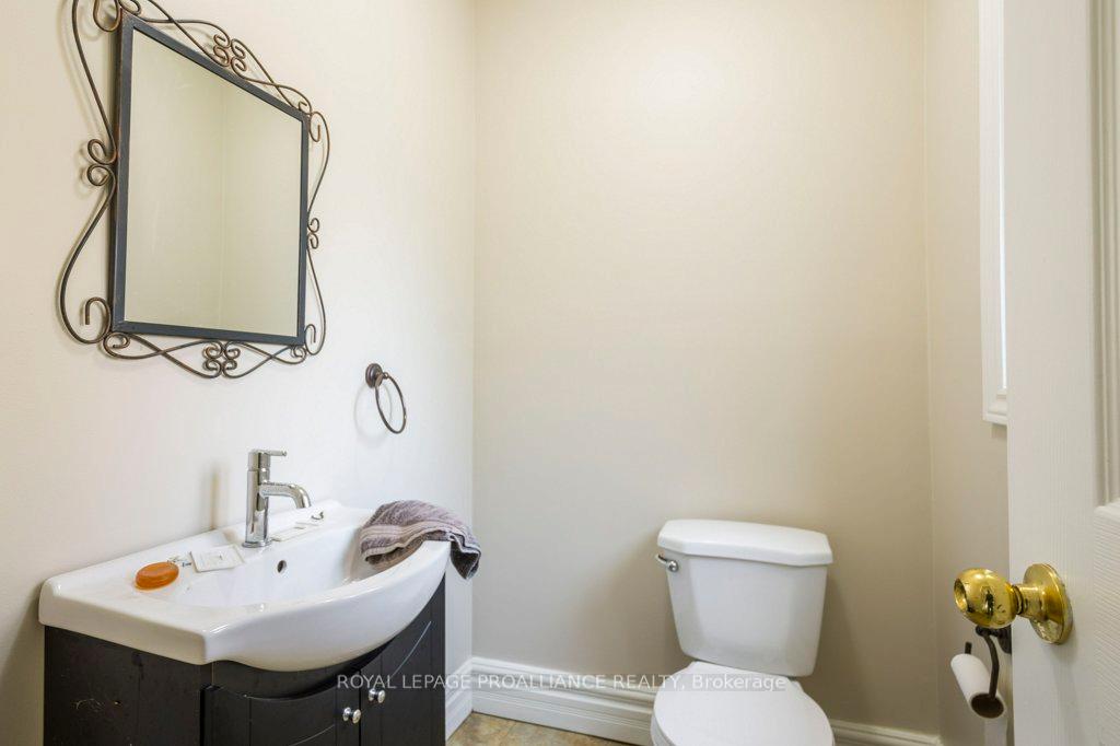 Photo 20 of 137 Foster Avenue, Belleville, Belleville Ward — HOMEH