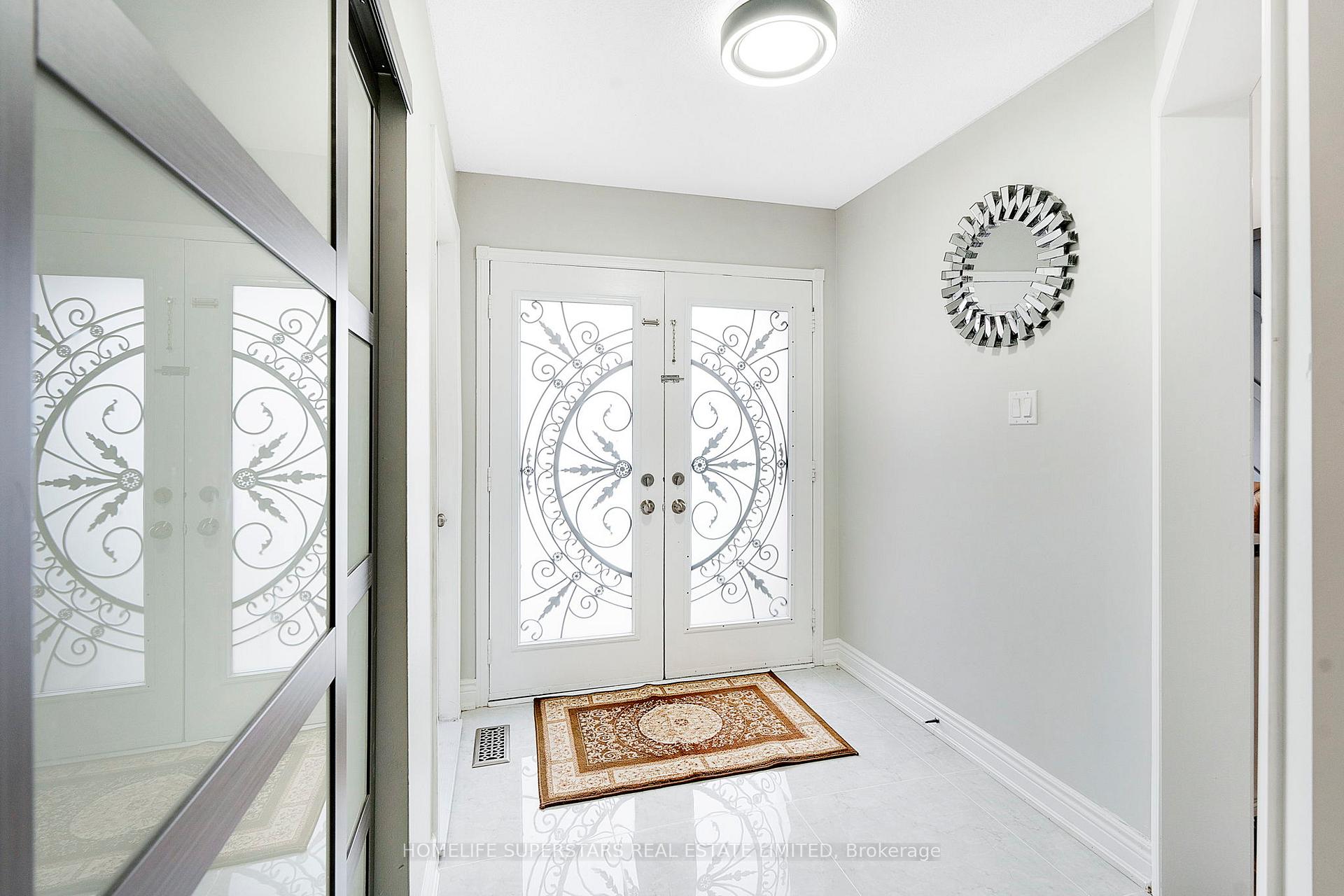 Photo 4 of 26 Songsparrow Drive, Brampton, Fletcher's Creek South — HOMEH