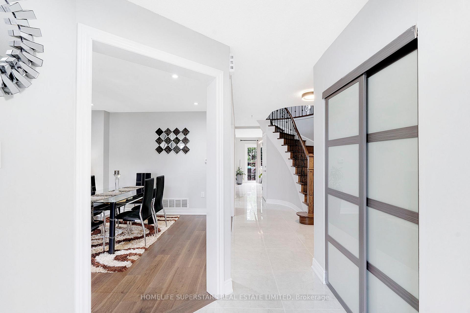 Photo 5 of 26 Songsparrow Drive, Brampton, Fletcher's Creek South — HOMEH