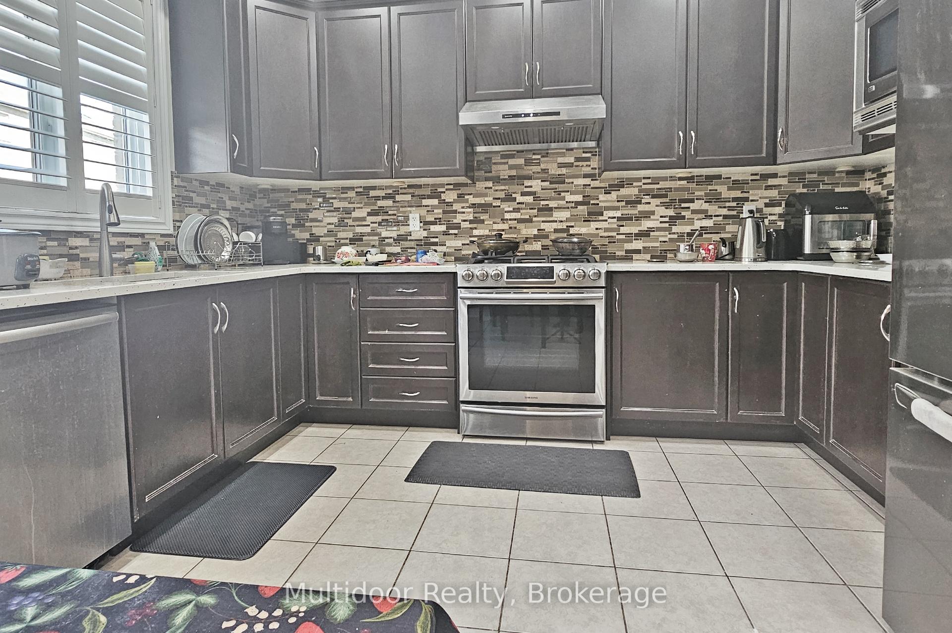 Photo 6 of Unit Upper, 132 Bellchase Trail, Brampton, Bram East — HOMEH