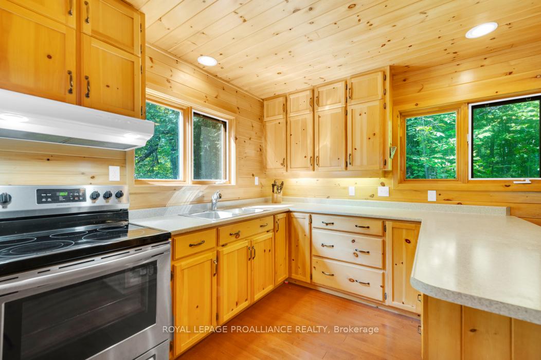Photo 16 of 1091 Lindey Lane, Frontenac, Frontenac North — HOMEH