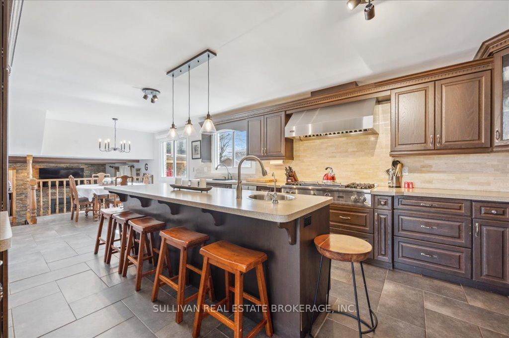 Photo 8 of 192 Dimson Avenue, Guelph, Kortright East — HOMEH