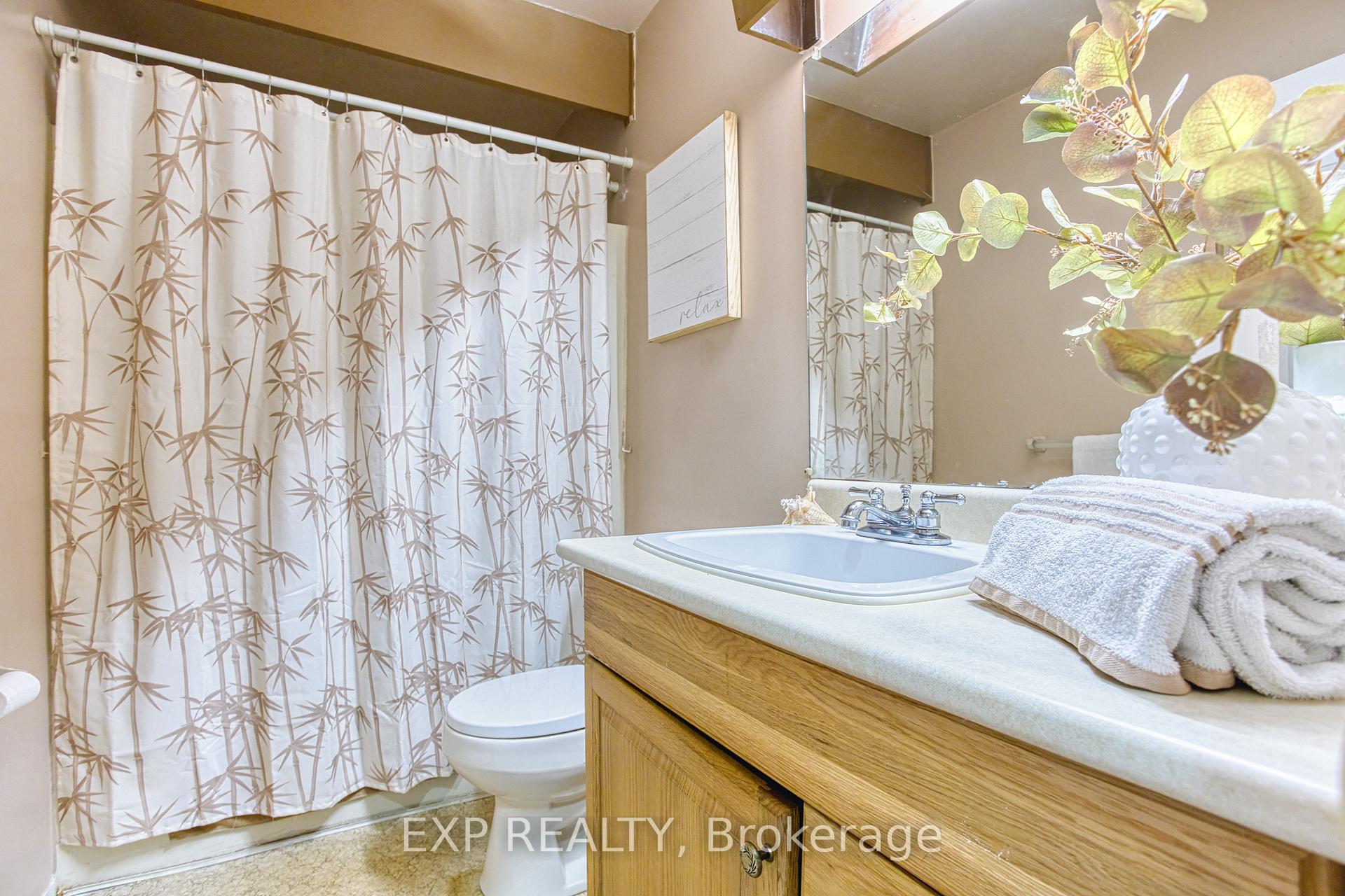 Photo 21 of 4 Cedar Glen, Grimsby, Grimsby West — HOMEH