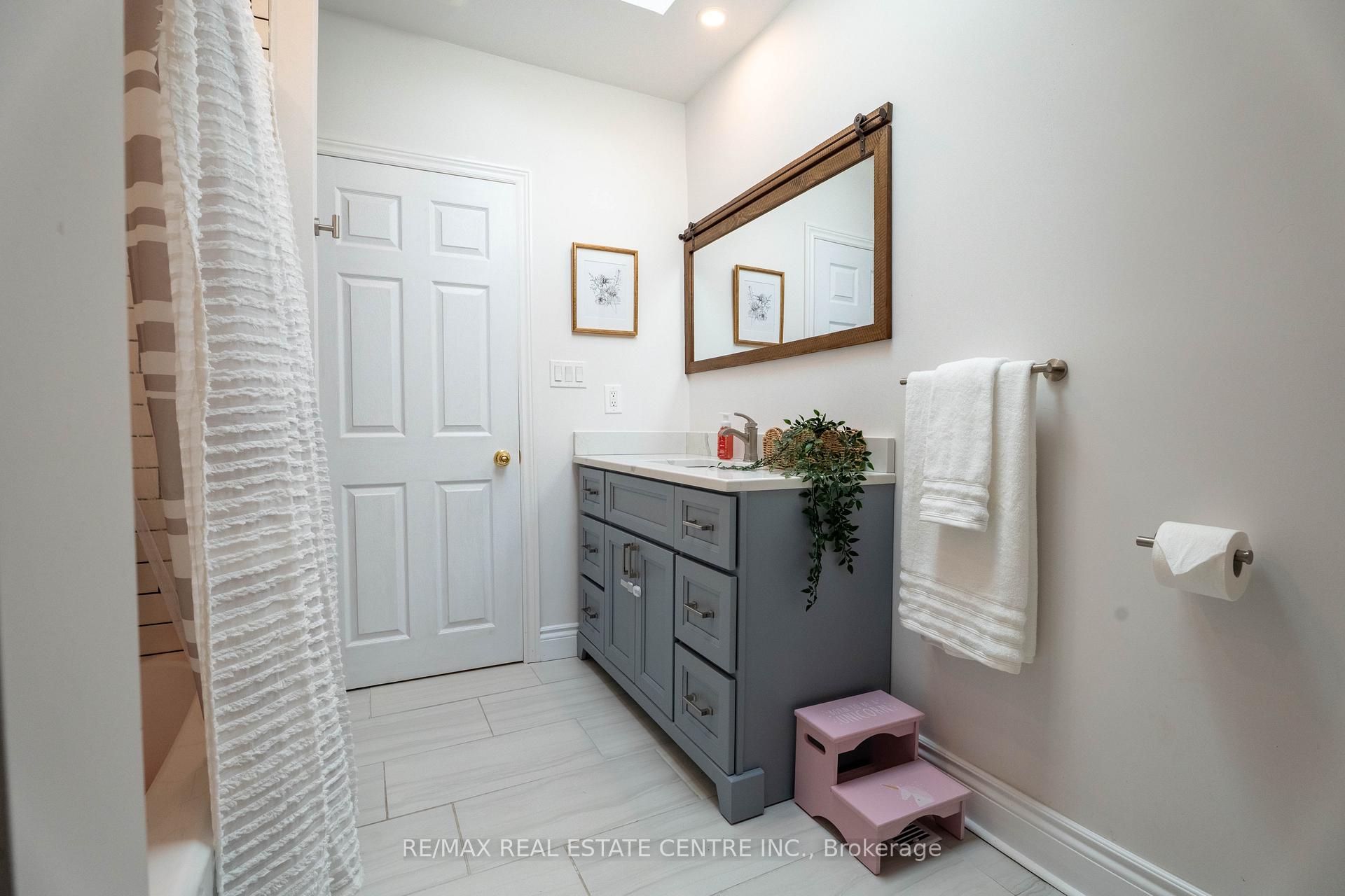 Photo 22 of 50 Lorne Street, Caledon, Inglewood — HOMEH