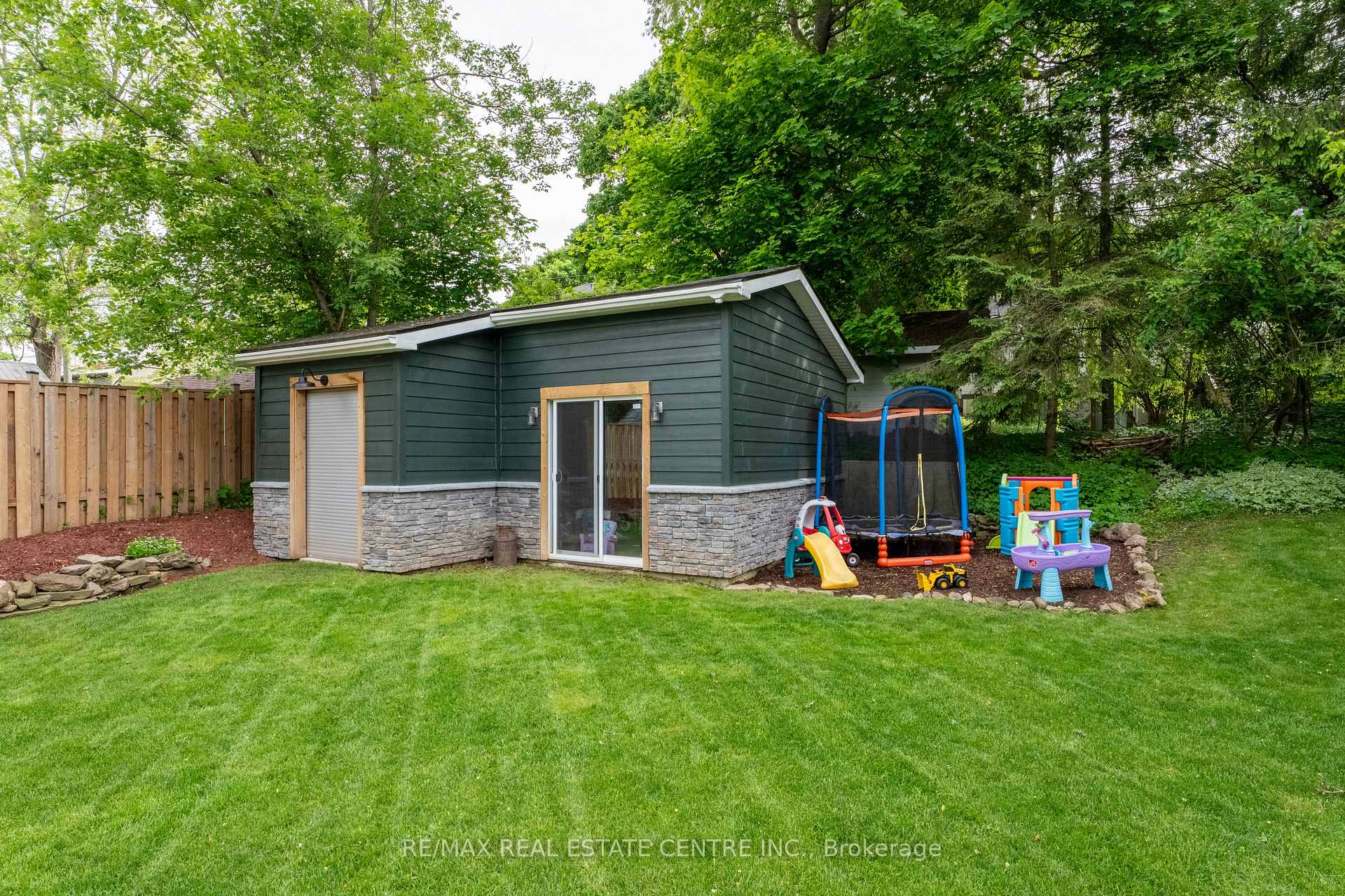 Photo 36 of 50 Lorne Street, Caledon, Inglewood — HOMEH