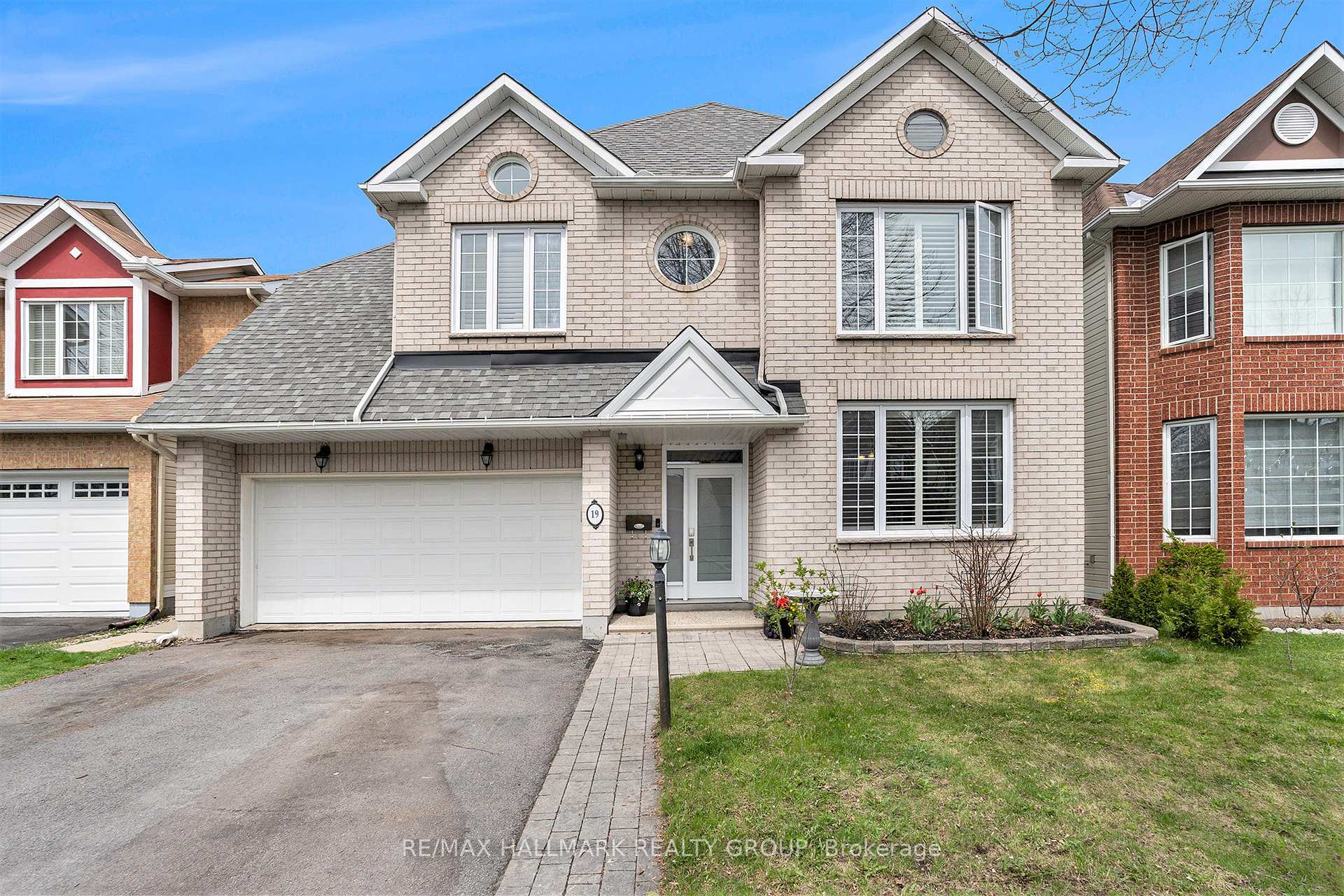 Photo 2 of 19 Westwinds Place, Ottawa, Barrhaven East — HOMEH