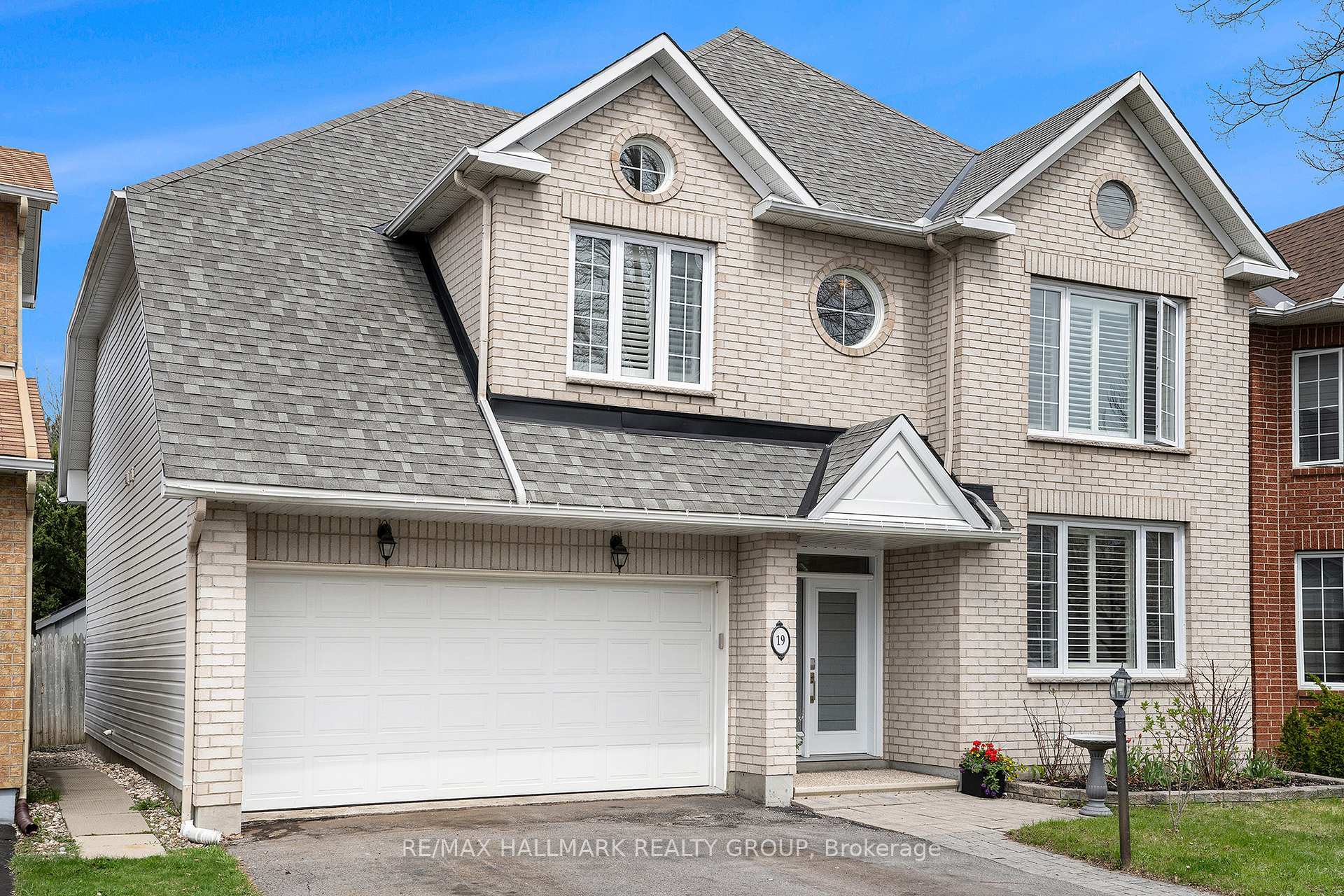 Photo 3 of 19 Westwinds Place, Ottawa, Barrhaven East — HOMEH