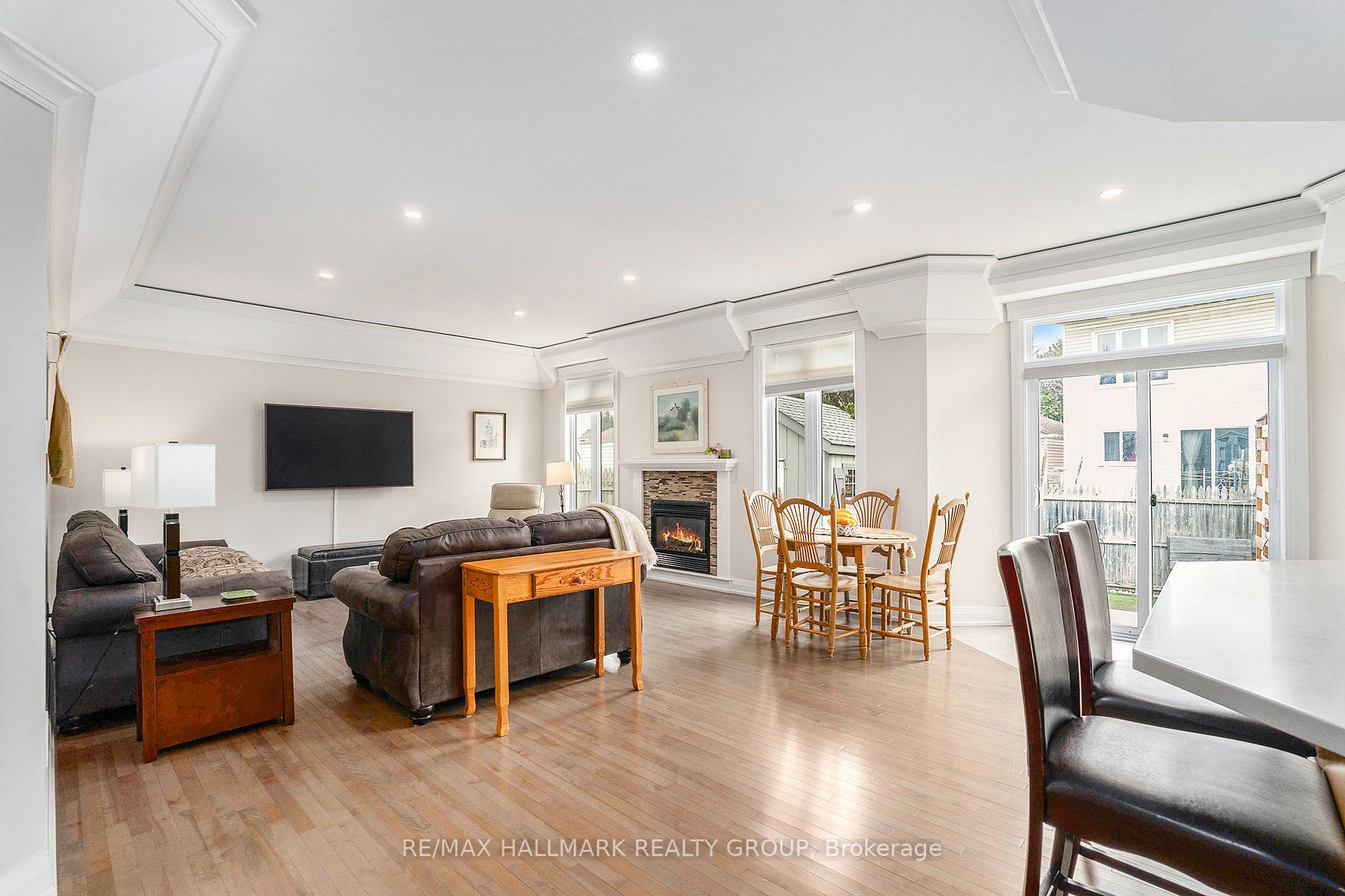 Photo 11 of 19 Westwinds Place, Ottawa, Barrhaven East — HOMEH
