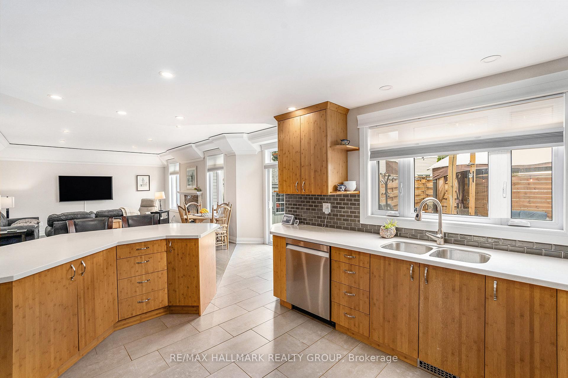 Photo 20 of 19 Westwinds Place, Ottawa, Barrhaven East — HOMEH