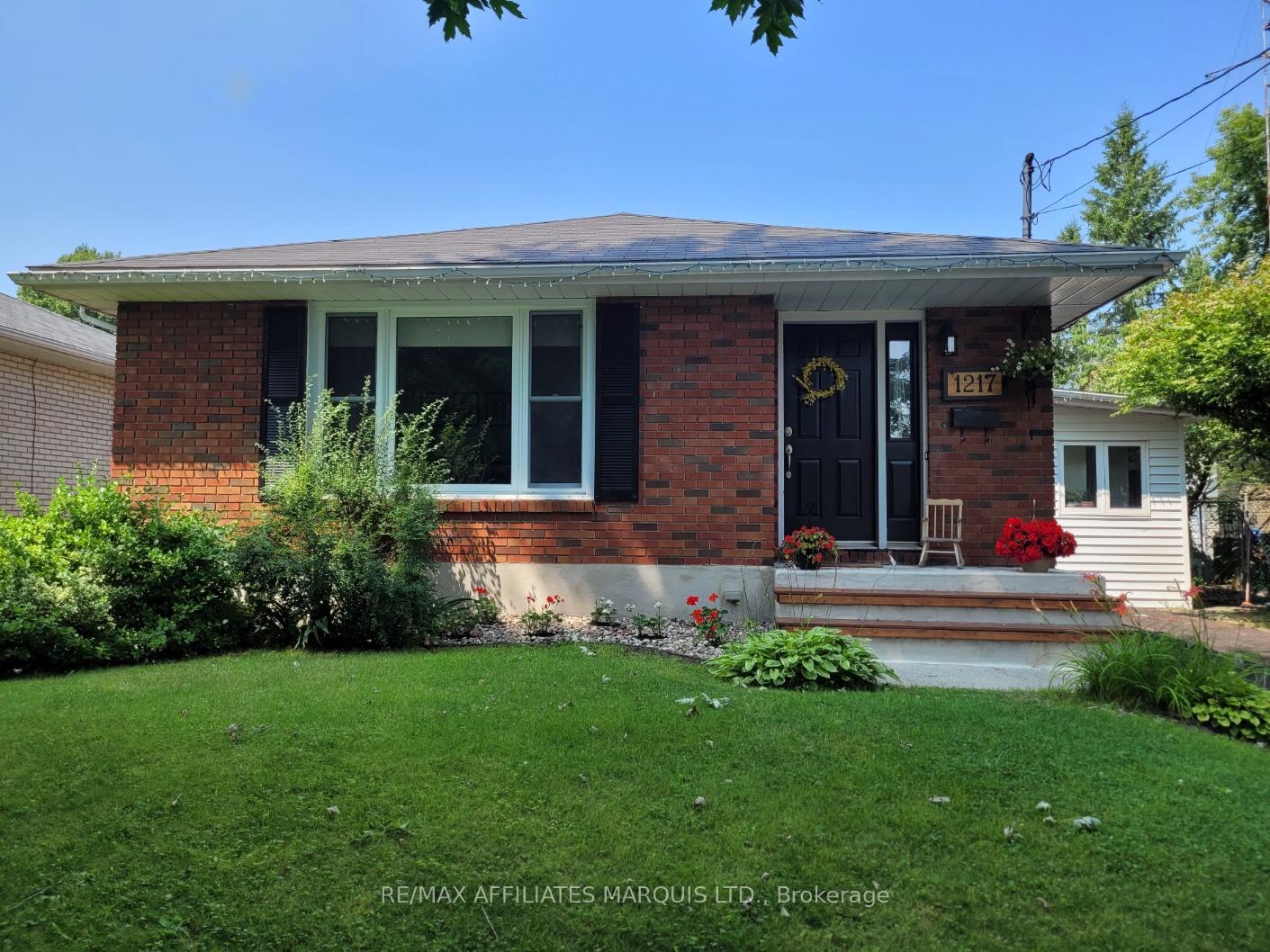 Photo 1 of 1217 Osborne Avenue, Cornwall — HOMEH