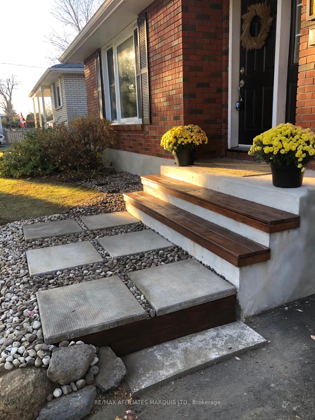Photo 2 of 1217 Osborne Avenue, Cornwall — HOMEH